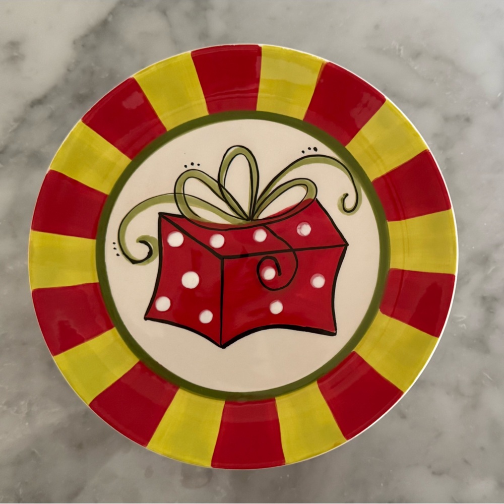 Vicki Carroll Set of 4 Dessert Salad Christmas Holiday Lime Green & Red Plates